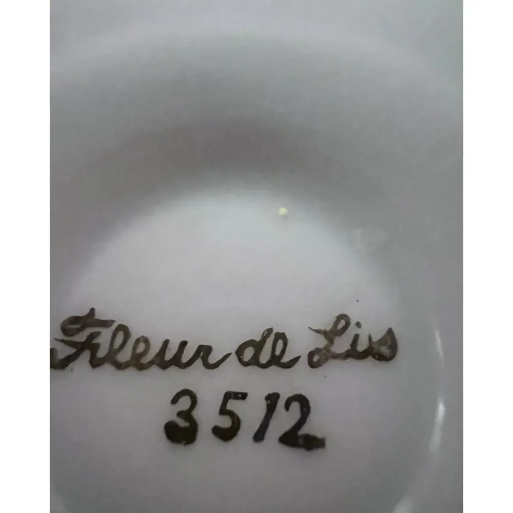 4 pcs. Vintage Fleur De Lis 3512 Gold Tea Cup and Luncheon Plate Set by Lefton.